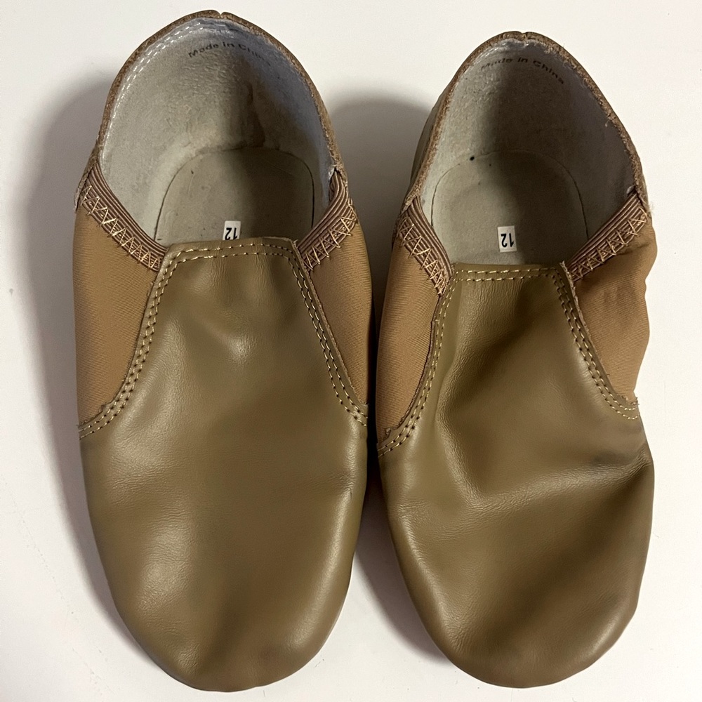 Toddler tan jazz shoes